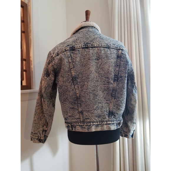 1970's Levi's Acid Wash Sherpa Truckers Jacket. - Picture 8 of 8